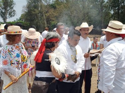 <a href="/noticias/constata-ejecutivo-estatal-toma-de-protesta-del-gobierno-superior-indigena-y-los-consejos">CONSTATA EJECUTIVO ESTATAL TOMA DE PROTESTA DEL GOBIERNO SUPERIOR INDÍGENA Y LOS CONSEJOS MA...</a>