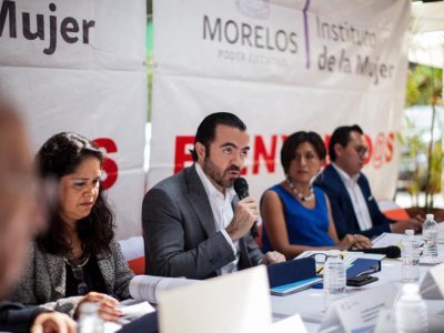 <a href="/noticias/gobierno-de-morelos-tiene-firme-el-compromiso-de-apoyar-las-mujeres">Gobierno de Morelos tiene firme el compromiso de apoyar a las mujeres.</a>